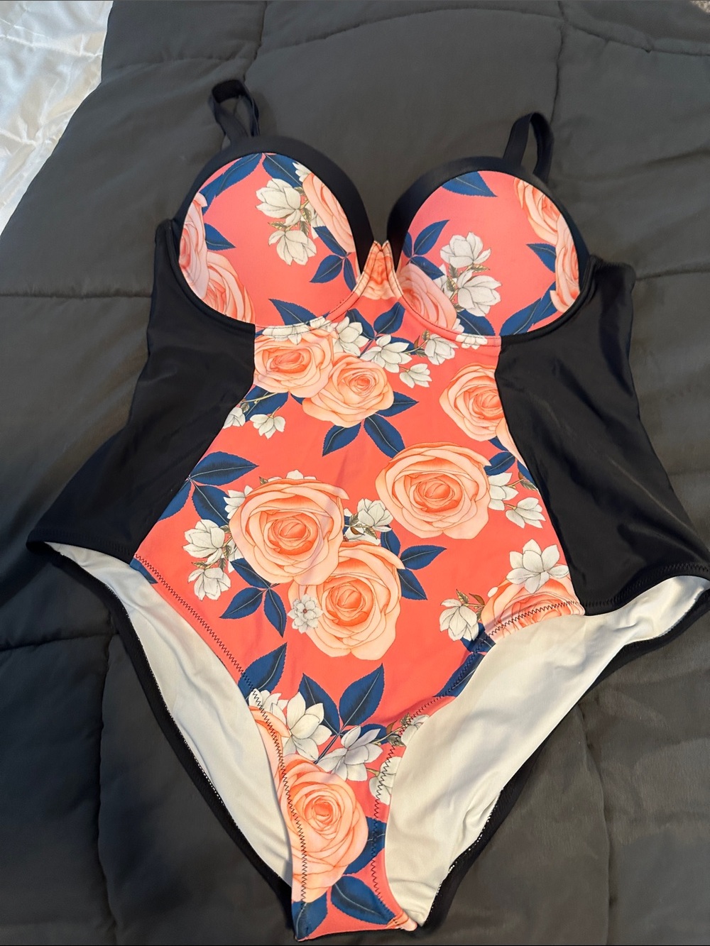 Cupshe Coral Floral One-Piece Swimsuit with Black Sides